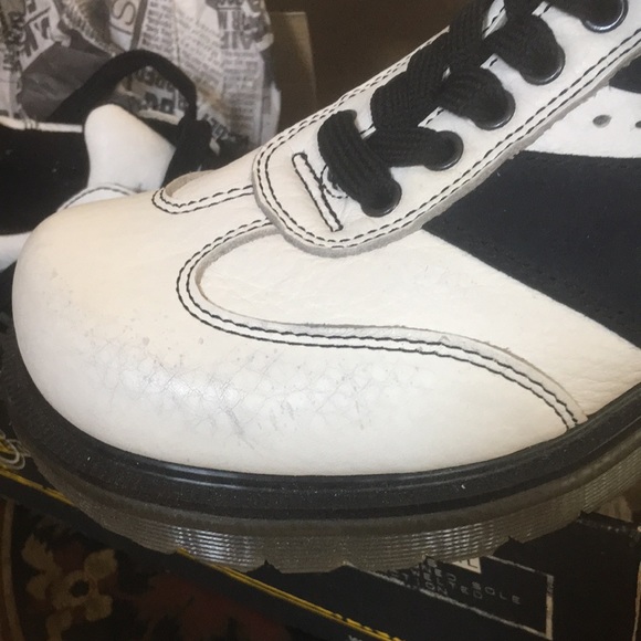VTG Dr Martens England White/Navy Air Cushioned Chunky Bowling Casual Shoe 9W 8M - Picture 15 of 16